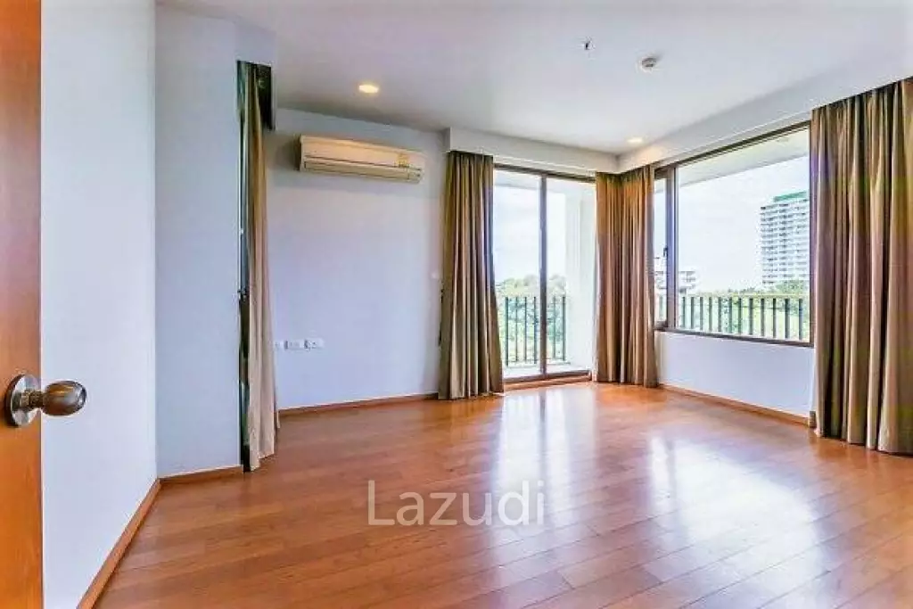 Luxury 3 Bed Beachfront Condo