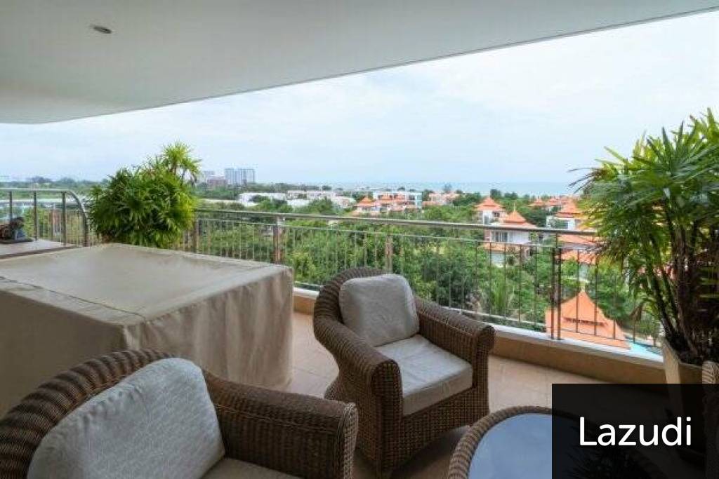 Luxury Penthouse With Spectacular Views Luxury Penthouse With Spectacular Views