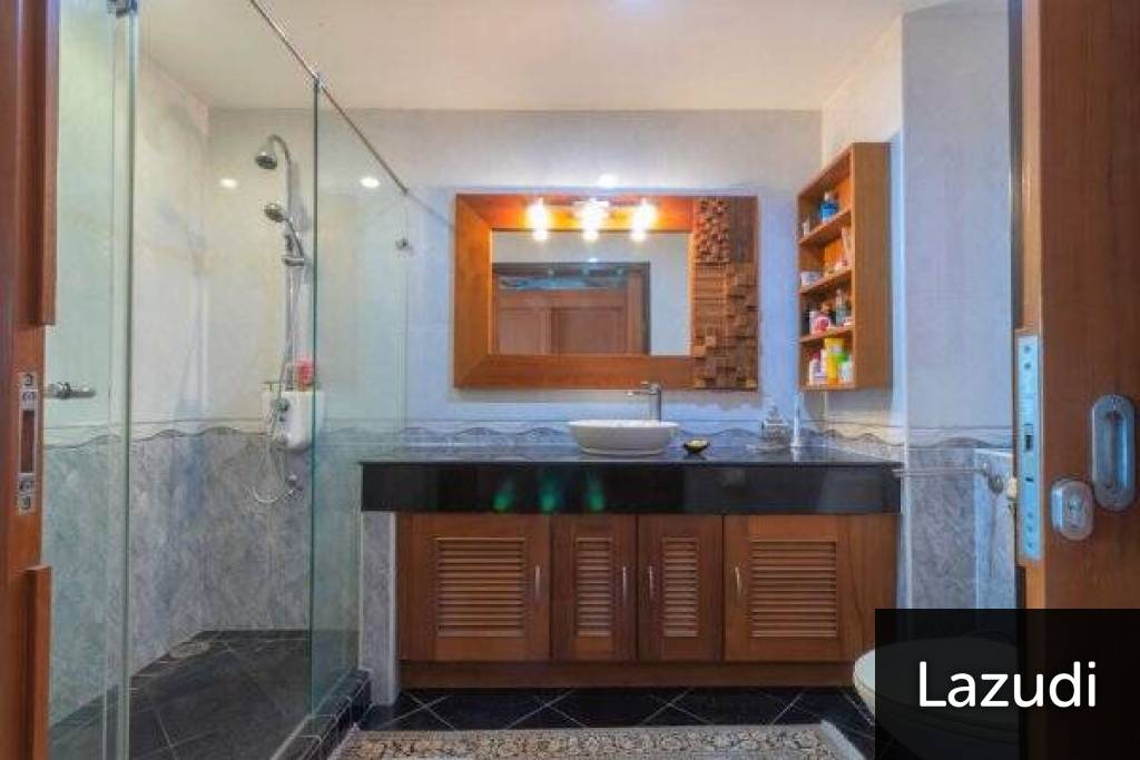 Luxury Penthouse With Spectacular Views Luxury Penthouse With Spectacular Views