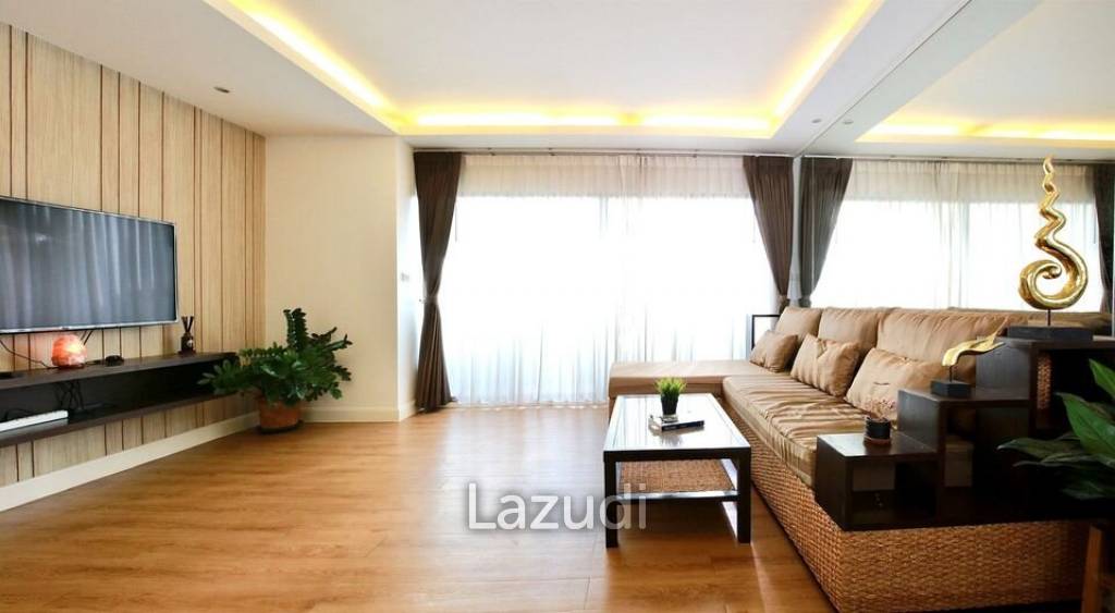 1 Bed 70 SQ.M Phasuk Place