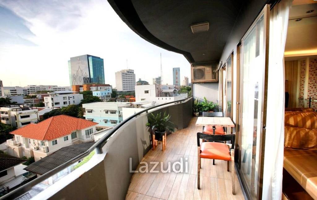 1 Bed 70 SQ.M Phasuk Place