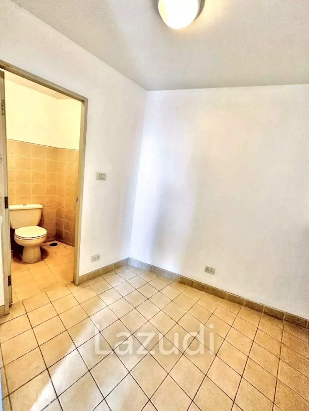 3 Bed 3 Bath 220 SQ.M Watermark Choapraya