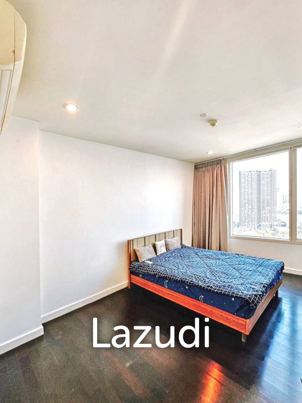 3 Bed 3 Bath 220 SQ.M Watermark Choapraya