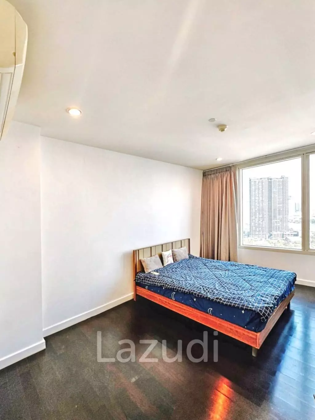 3 Bed 3 Bath 220 SQ.M Watermark Choapraya