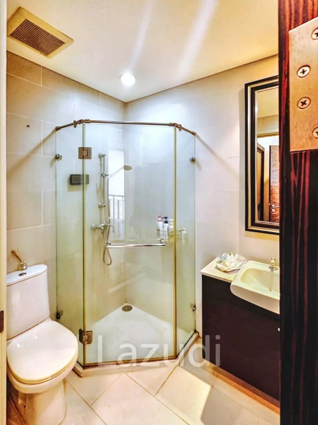 3 Bed 3 Bath 220 SQ.M Watermark Choapraya