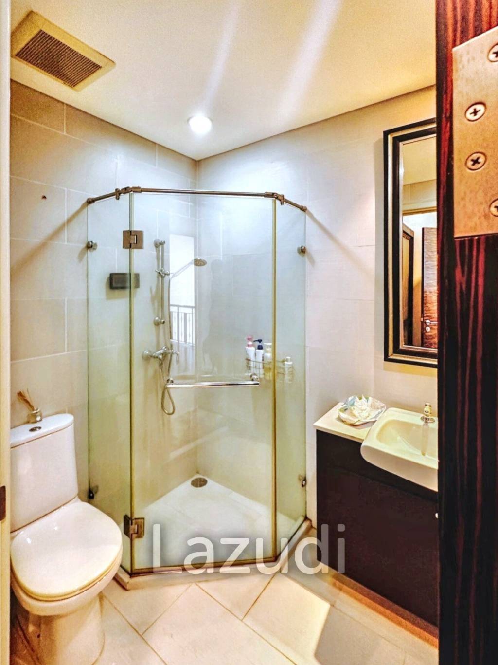 3 Bed 3 Bath 220 SQ.M Watermark Choapraya