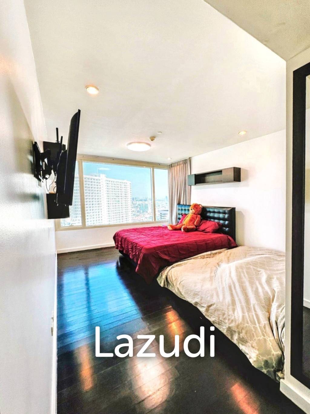 3 Bed 3 Bath 220 SQ.M Watermark Choapraya