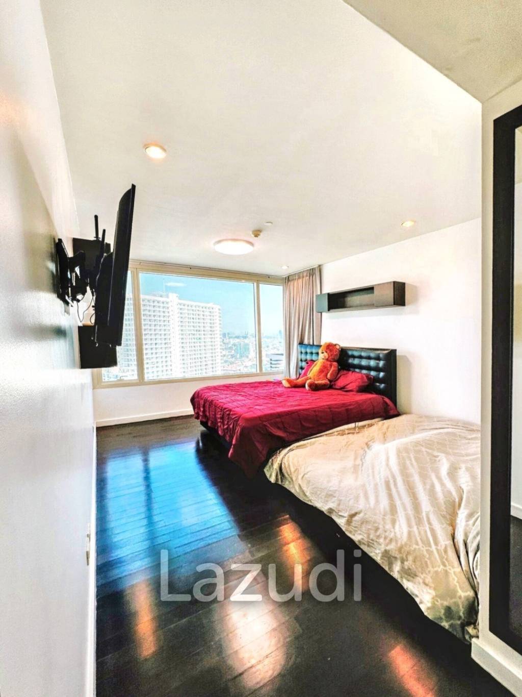 3 Bed 3 Bath 220 SQ.M Watermark Choapraya