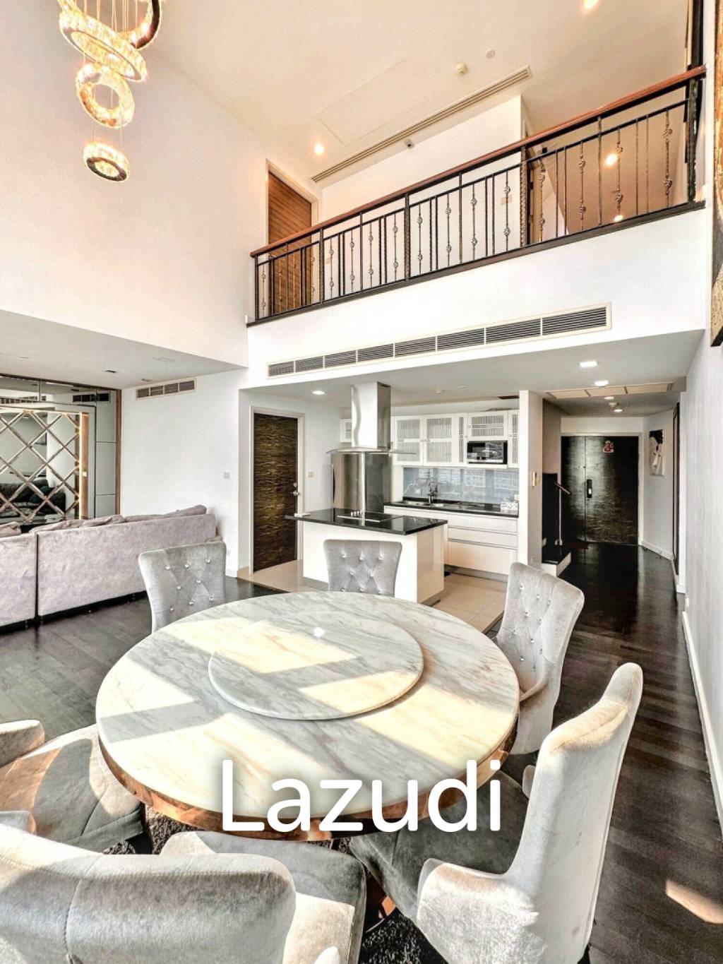 3 Bed 3 Bath 220 SQ.M Watermark Choapraya
