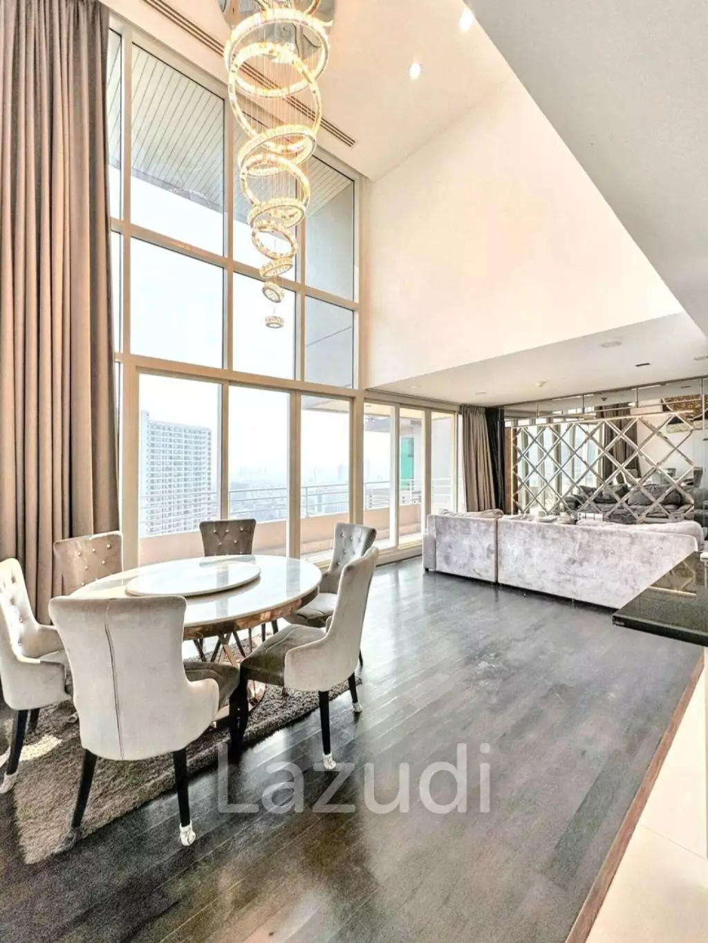 3 Bed 3 Bath 220 SQ.M Watermark Choapraya