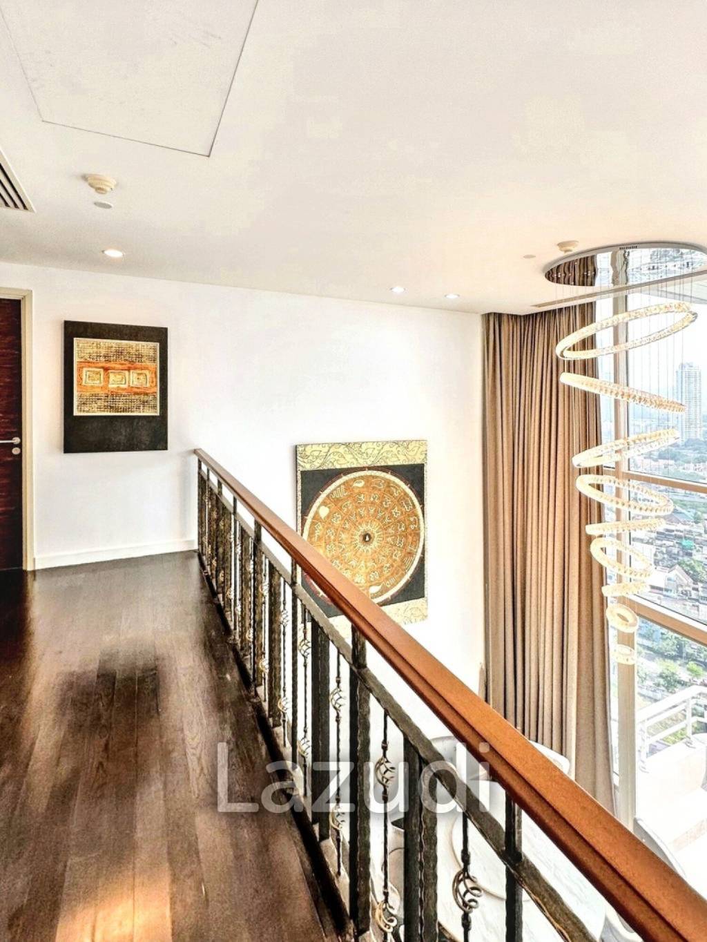 3 Bed 3 Bath 220 SQ.M Watermark Choapraya