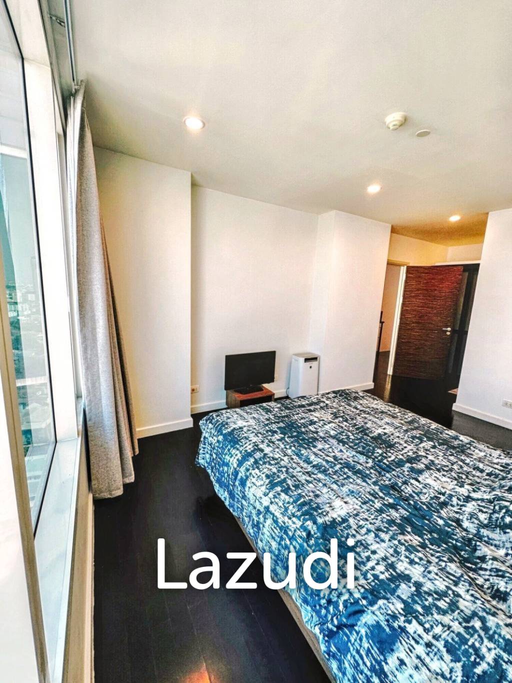 3 Bed 3 Bath 220 SQ.M Watermark Choapraya