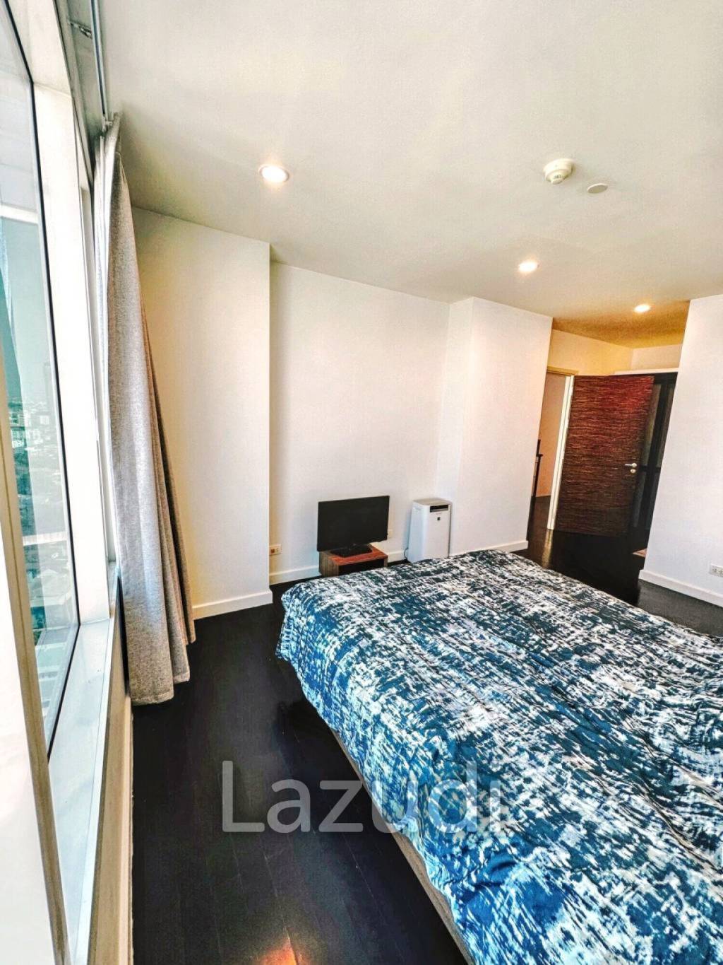 3 Bed 3 Bath 220 SQ.M Watermark Choapraya
