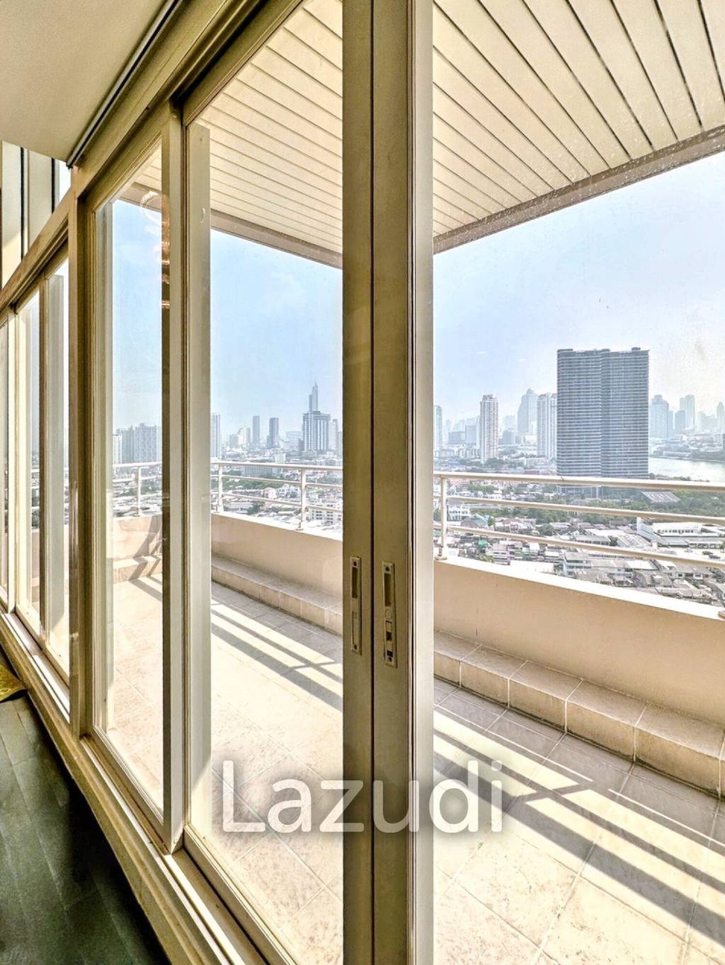 3 Bed 3 Bath 220 SQ.M Watermark Choapraya