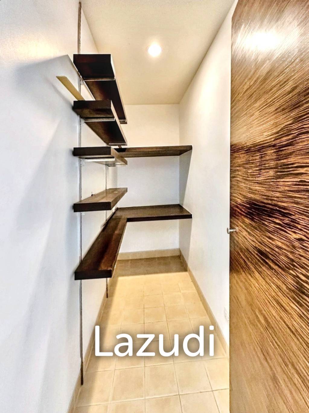 3 Bed 3 Bath 220 SQ.M Watermark Choapraya