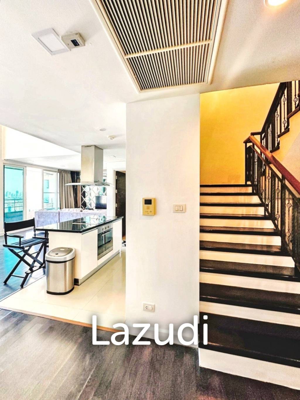 3 Bed 3 Bath 220 SQ.M Watermark Choapraya
