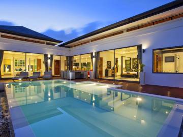 Exceptional 3 bedroom Pool Villa - Naiharn Area