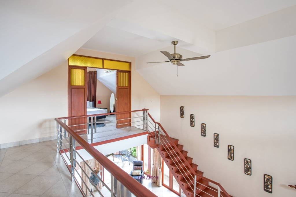 Exceptional 4 bedroom pool villa - Naiharn