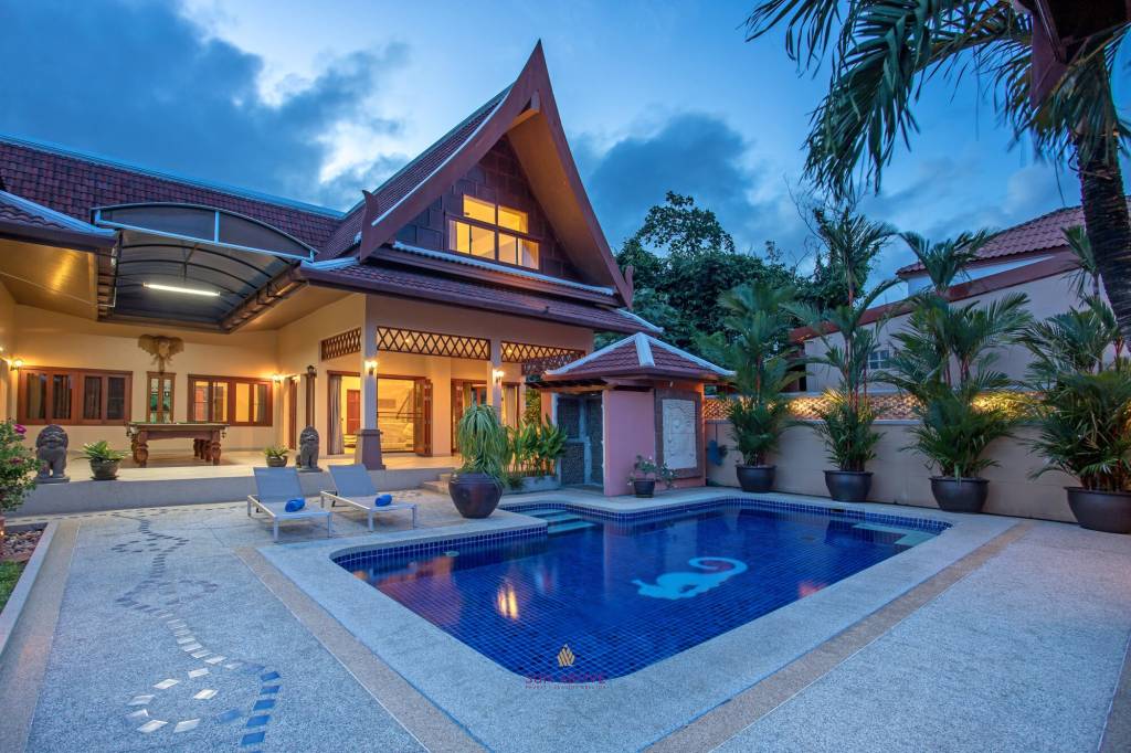 Exceptional 4 bedroom pool villa - Naiharn