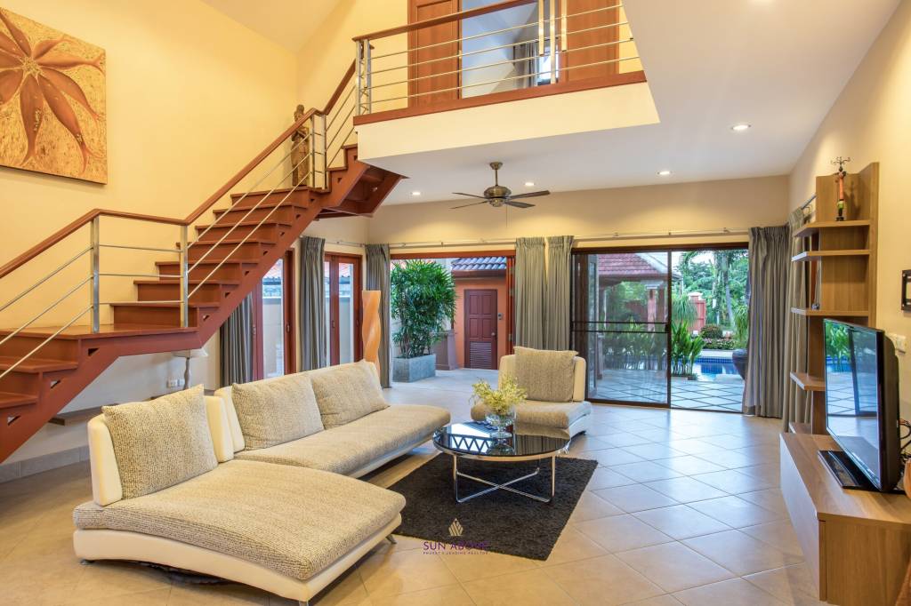 Exceptional 4 bedroom pool villa - Naiharn