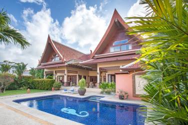 Exceptional 4 bedroom pool villa - Naiharn