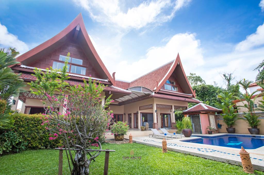 Exceptional 4 bedroom pool villa - Naiharn