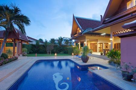 Exceptional 4 bedroom pool villa - Naiharn