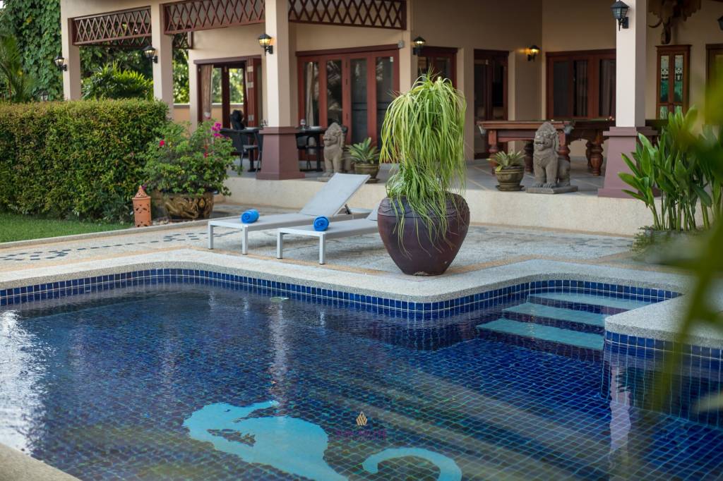 Exceptional 4 bedroom pool villa - Naiharn