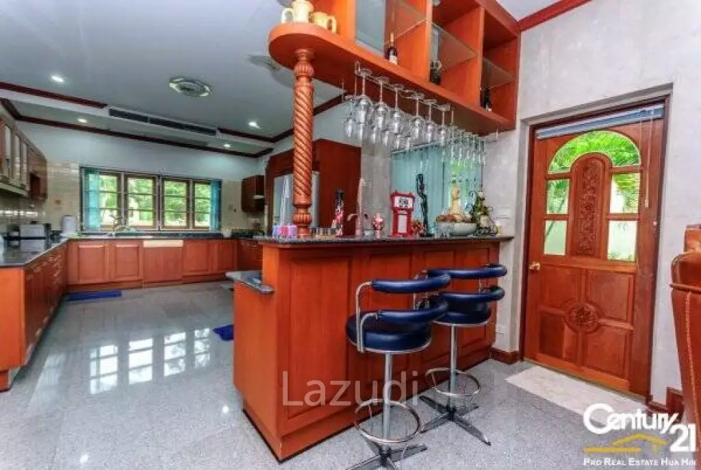 Hin Lek fai : 4 Bed Pool Villa Near by pass