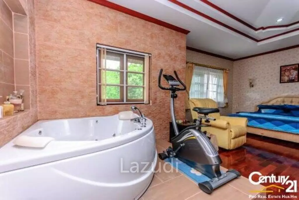 Hin Lek fai : 4 Bed Pool Villa Near by pass