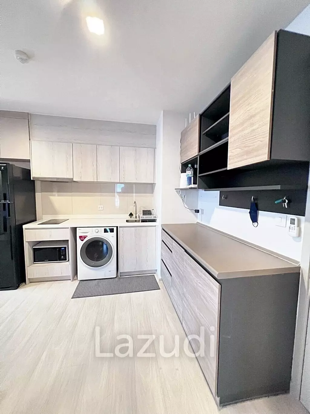 2 Bed 2 Bath 60 SQ.M Life Sukhumvit 48
