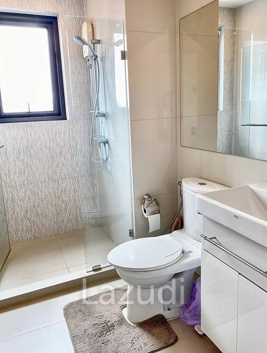 2 Bed 2 Bath 60 SQ.M Life Sukhumvit 48