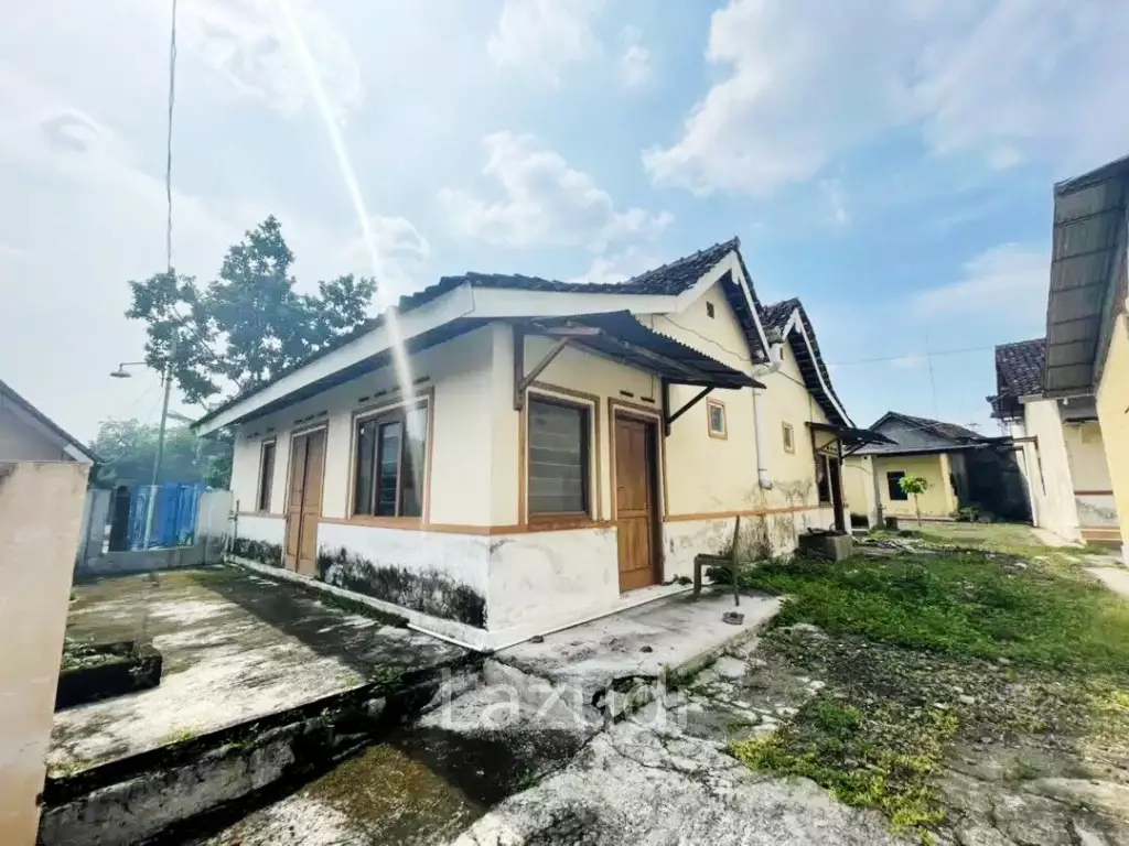 Rumah Dijual Dekat Alun-Alun Klaten, Kantor Bupati Klaten, RSUD Bagas Waras, Matahari Plasa Klaten, Stasiun Klaten