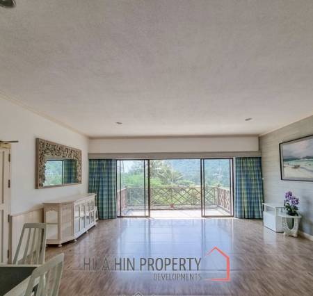PALM HILL CONDO  : 2 bed good view