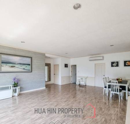 PALM HILL CONDO  : 2 bed good view