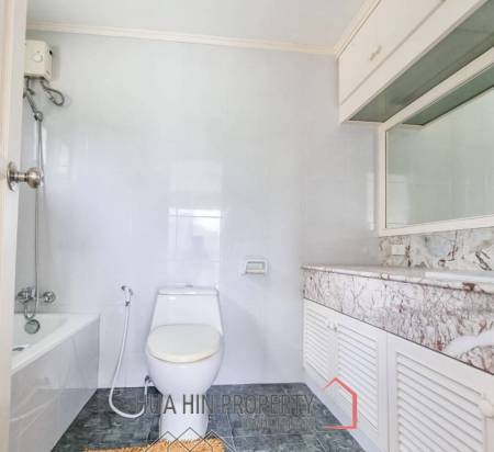 PALM HILL CONDO  : 2 bed good view