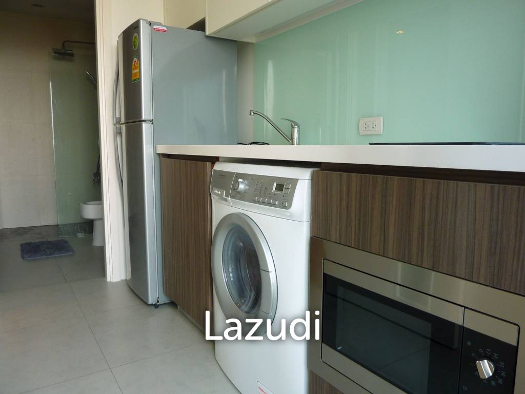 studio 30 SQ.M Urbano Absolute Sathon - Taksin