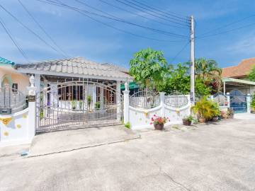 COUNTRY HILL 1 : 3 bed good location
