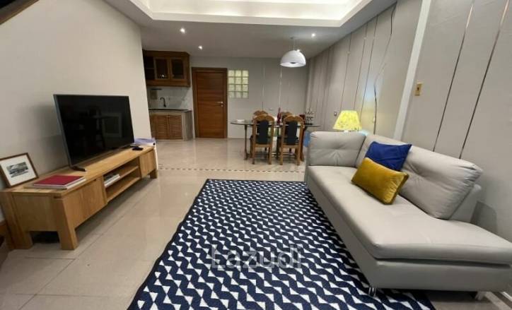 3 Bedrooms 3 Bathrooms Townhouse for Sale