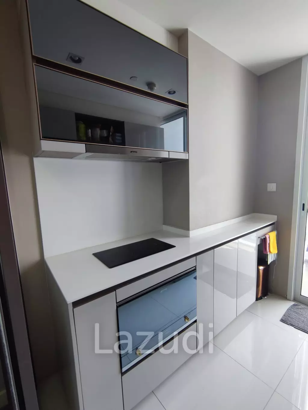 1 Bedroom 1 Bathroom 47 SQ.M. The Room Sathorn