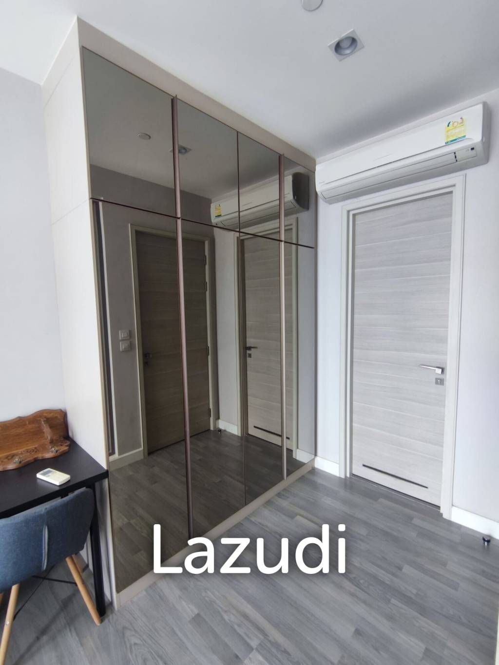 1 Bedroom 1 Bathroom 47 SQ.M. The Room Sathorn