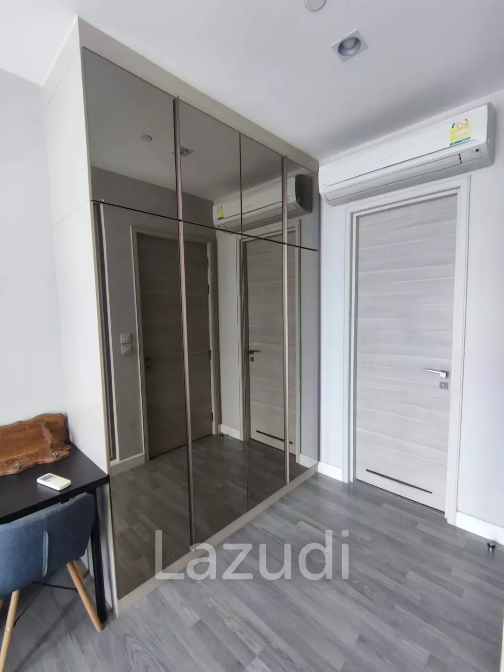 1 Bedroom 1 Bathroom 47 SQ.M. The Room Sathorn