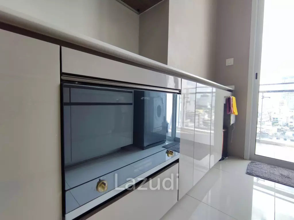 1 Bedroom 1 Bathroom 47 SQ.M. The Room Sathorn