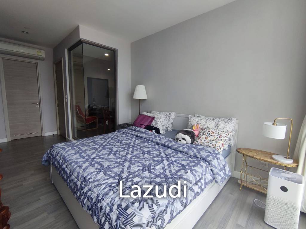 1 Bedroom 1 Bathroom 47 SQ.M. The Room Sathorn