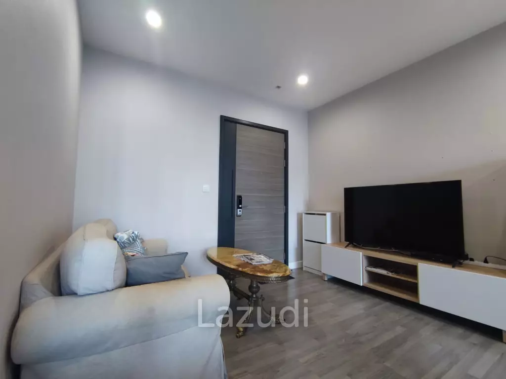 1 Bedroom 1 Bathroom 47 SQ.M. The Room Sathorn