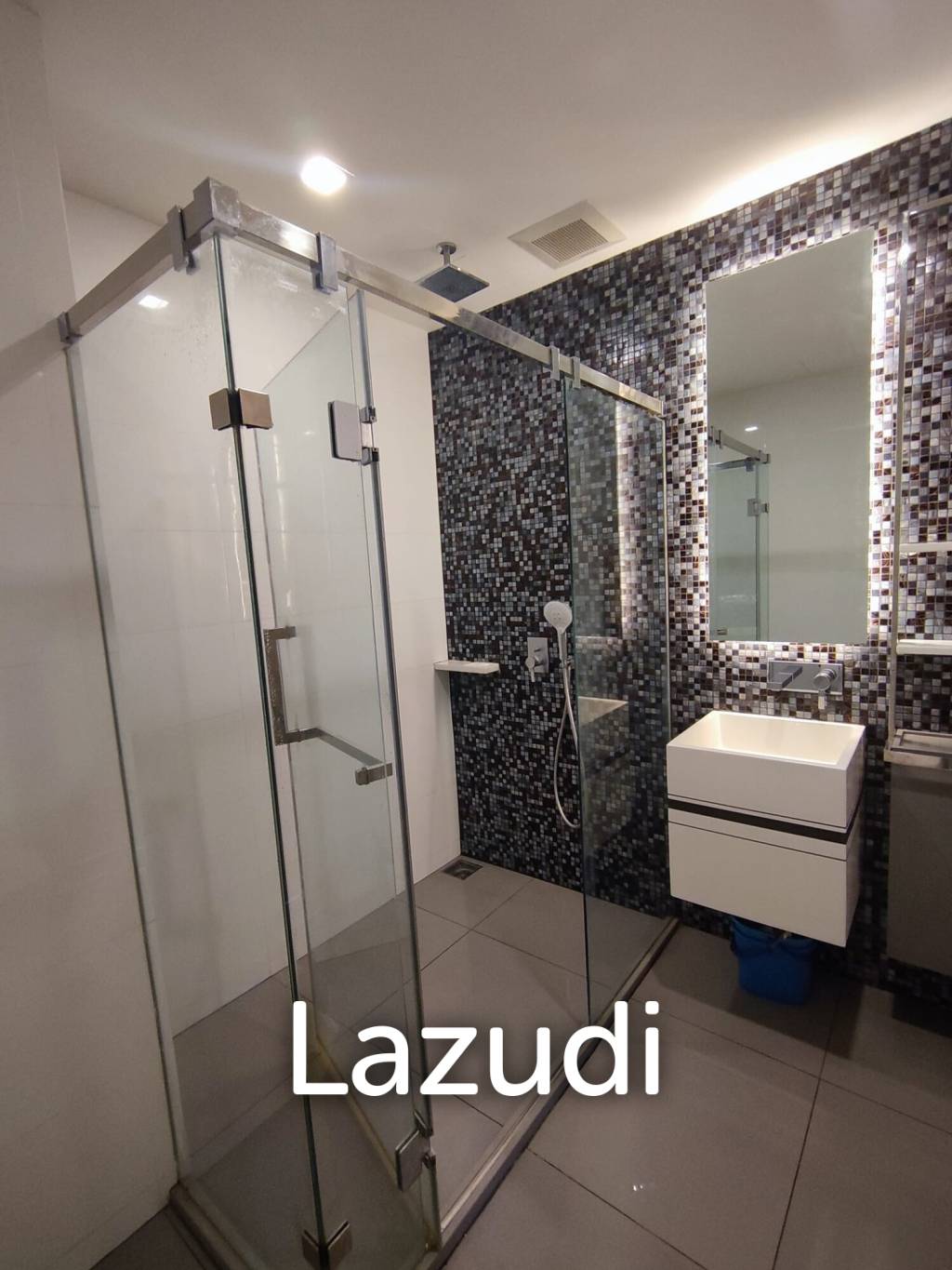 1 Bedroom 1 Bathroom 47 SQ.M. The Room Sathorn