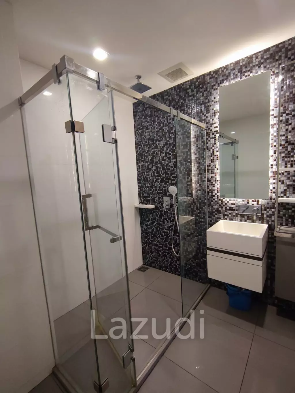 1 Bedroom 1 Bathroom 47 SQ.M. The Room Sathorn