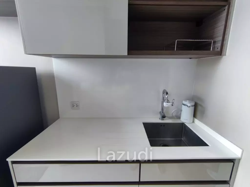 1 Bedroom 1 Bathroom 47 SQ.M. The Room Sathorn