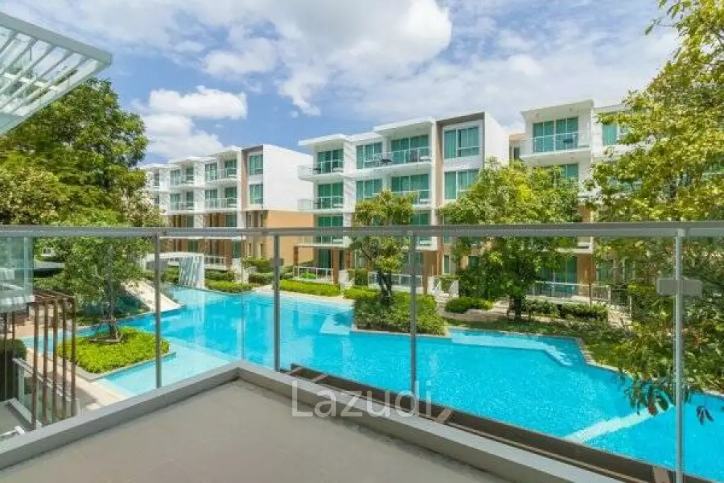 1 Bed Beachfront Condo with Pool View