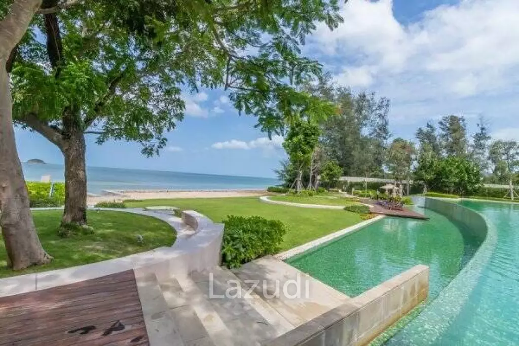 1 Bed Beachfront Condo with Pool View